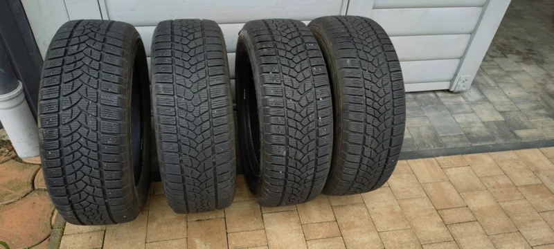 Opony zimowe 215/65R16 Firestone 4 szt. Cena 200 zł za komplet !