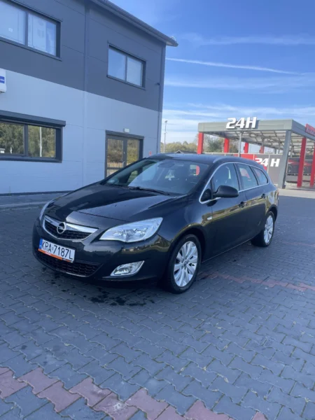 Opel Astra J kombi