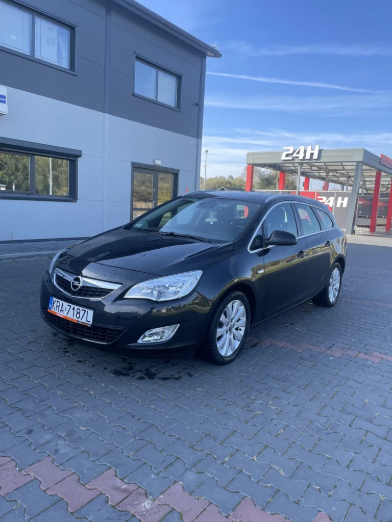Opel Astra J kombi