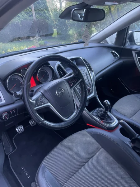Opel Astra J kombi