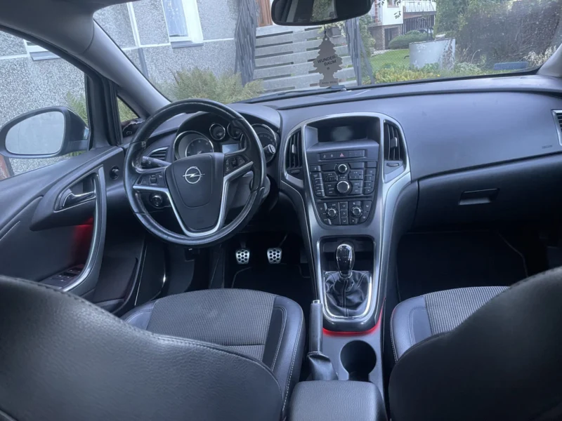 Opel Astra J kombi