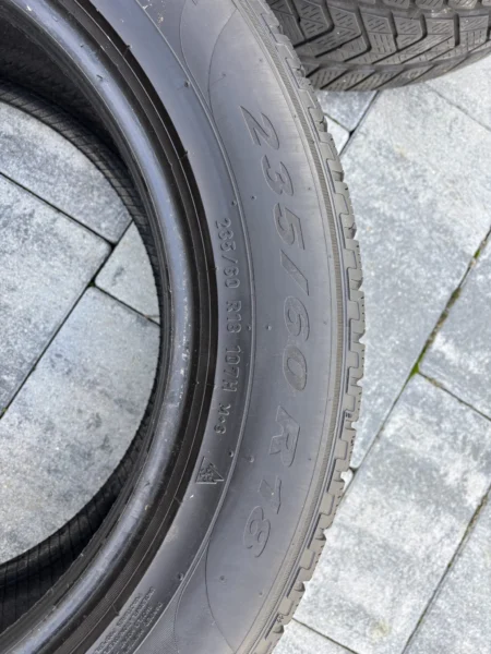 Opony zimowe 235/60 R18 Pirelli