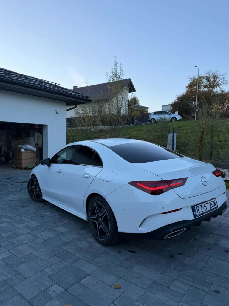 Piekny Mercedes CLA 200 Coupe