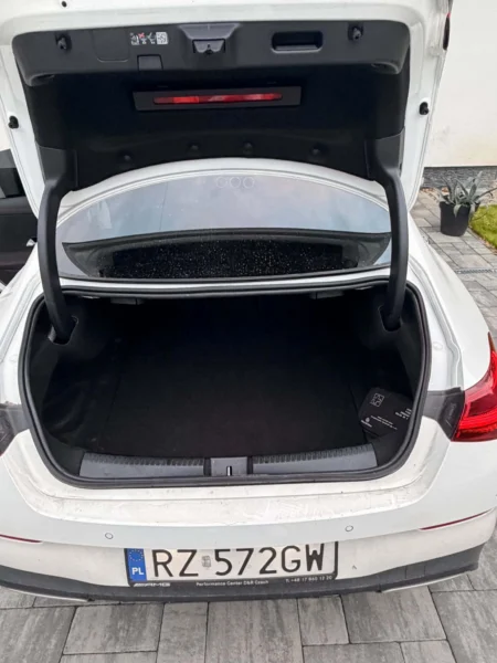 Piekny Mercedes CLA 200 Coupe