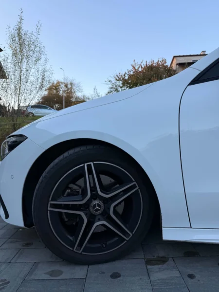 Piekny Mercedes CLA 200 Coupe