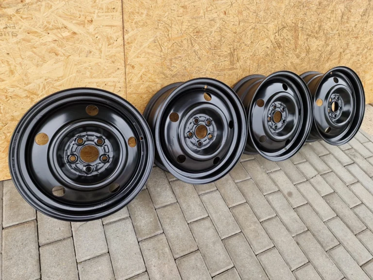 Felgi stalowe 5×100 15 cali et 48 Subaru Oryginalne Super stan Bez rdzy