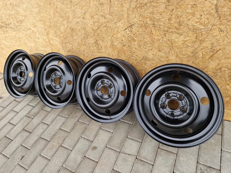 Felgi stalowe 5x100 15 cali et 48 Subaru Oryginalne Super stan Bez rdzy