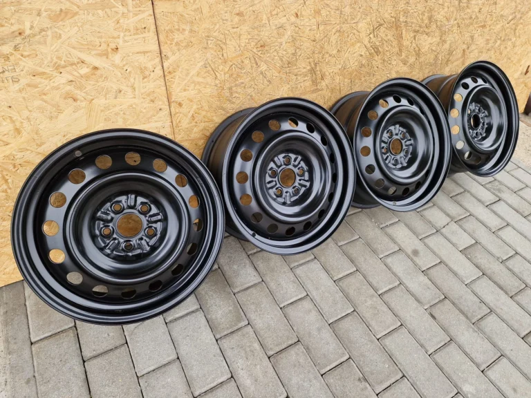 Felgi stalowe 5x100 16 cali et 45 TOYOTA Oryginalne Super stan Bez rdzy