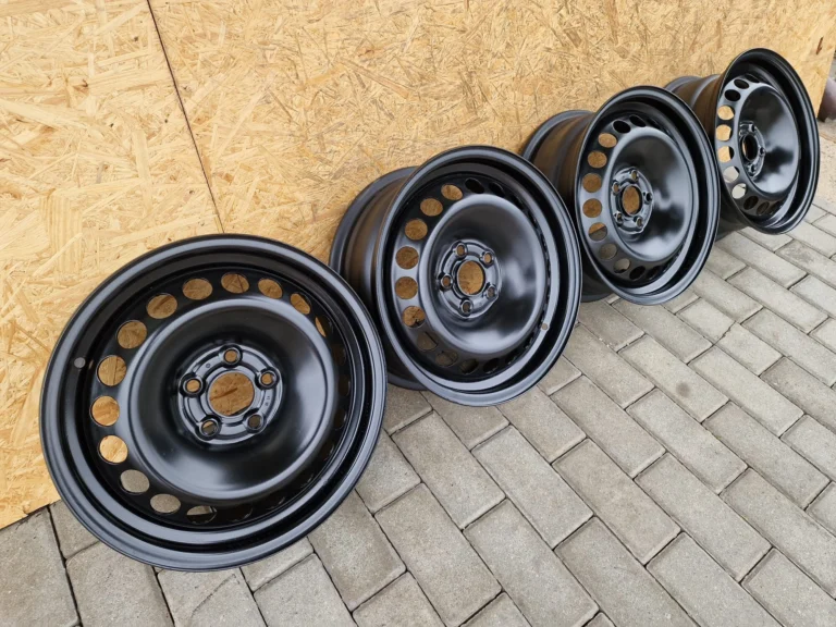 Felgi stalowe 5x100 15 cali et 29 Super stan Bez rdzy Volkswagen Audi Skoda Seat