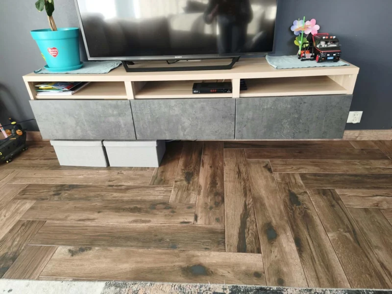 Szafka RTV wisząca IKEA