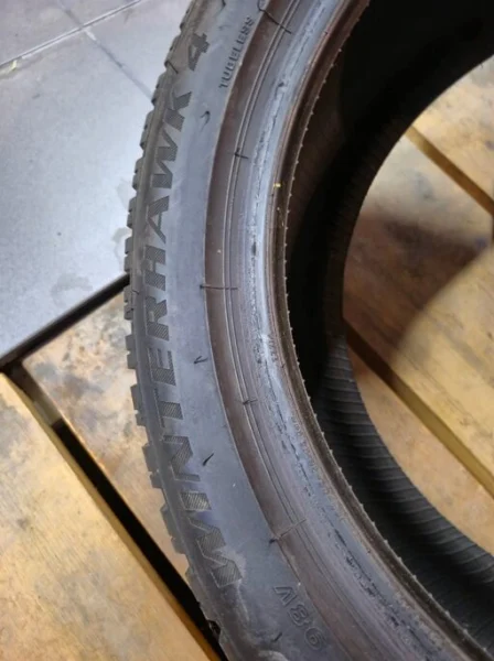 Opony zimowe Firestone 235/45R18 rant, extra load