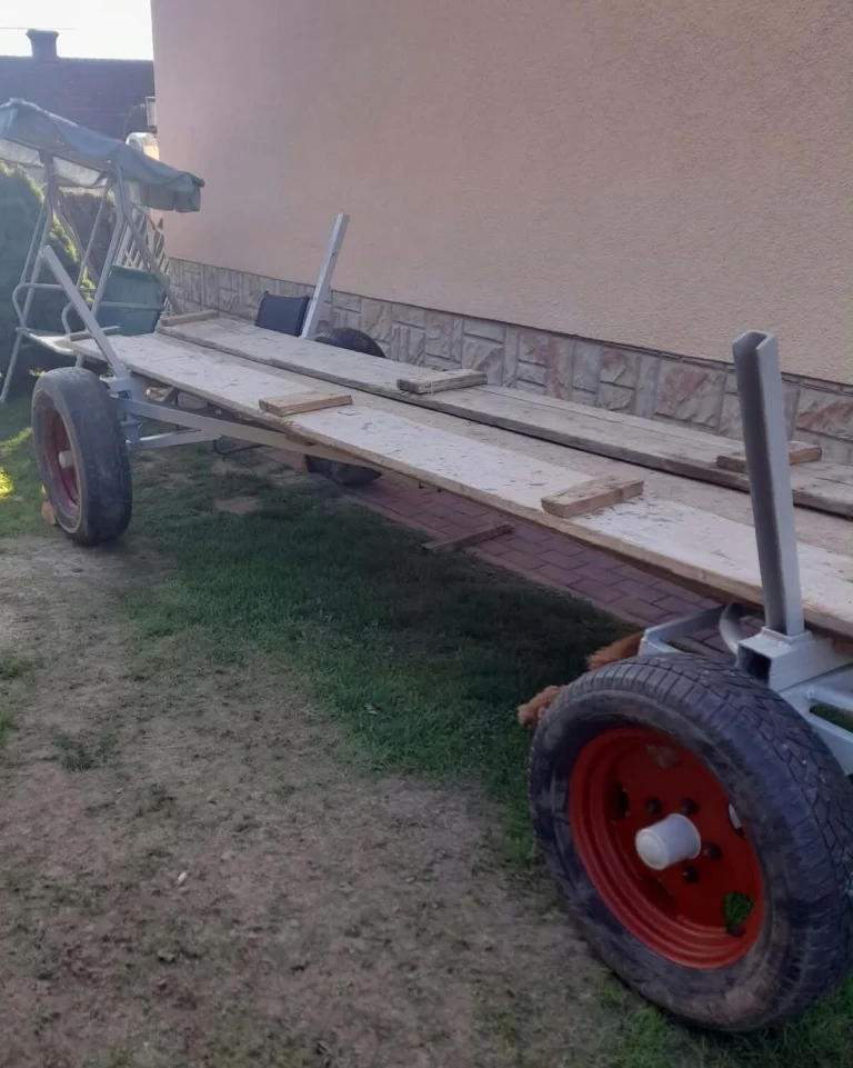 Wóz ciągnikowy bardzo mocny z hamulcem