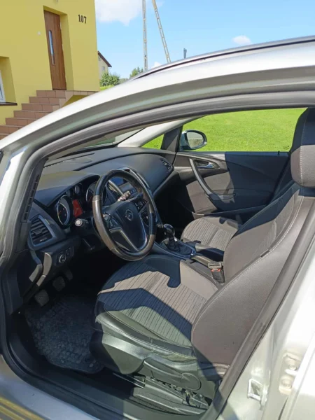 Opel Astra J Combi