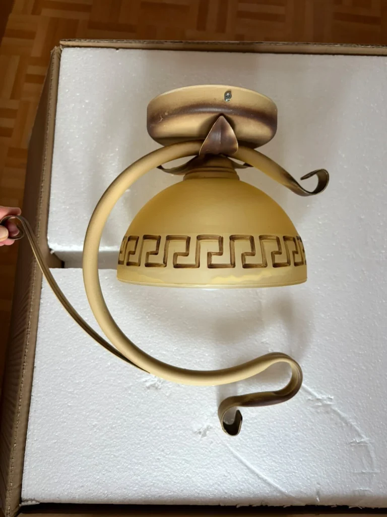Lampa sufitowa w stylu retro