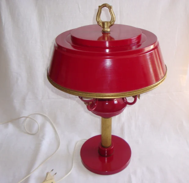 Lampa stołowa bordowa retro