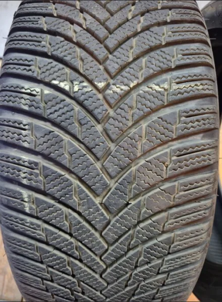 Opony zimowe Firestone 235/45R18 rant, extra load